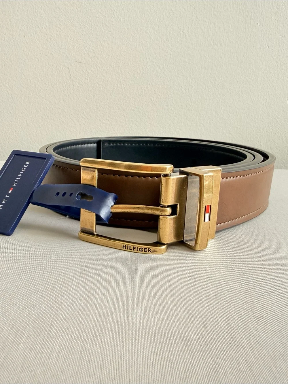 Tommy Hilfiger brown/black leather belt with gold buckle, size XL (42-44)